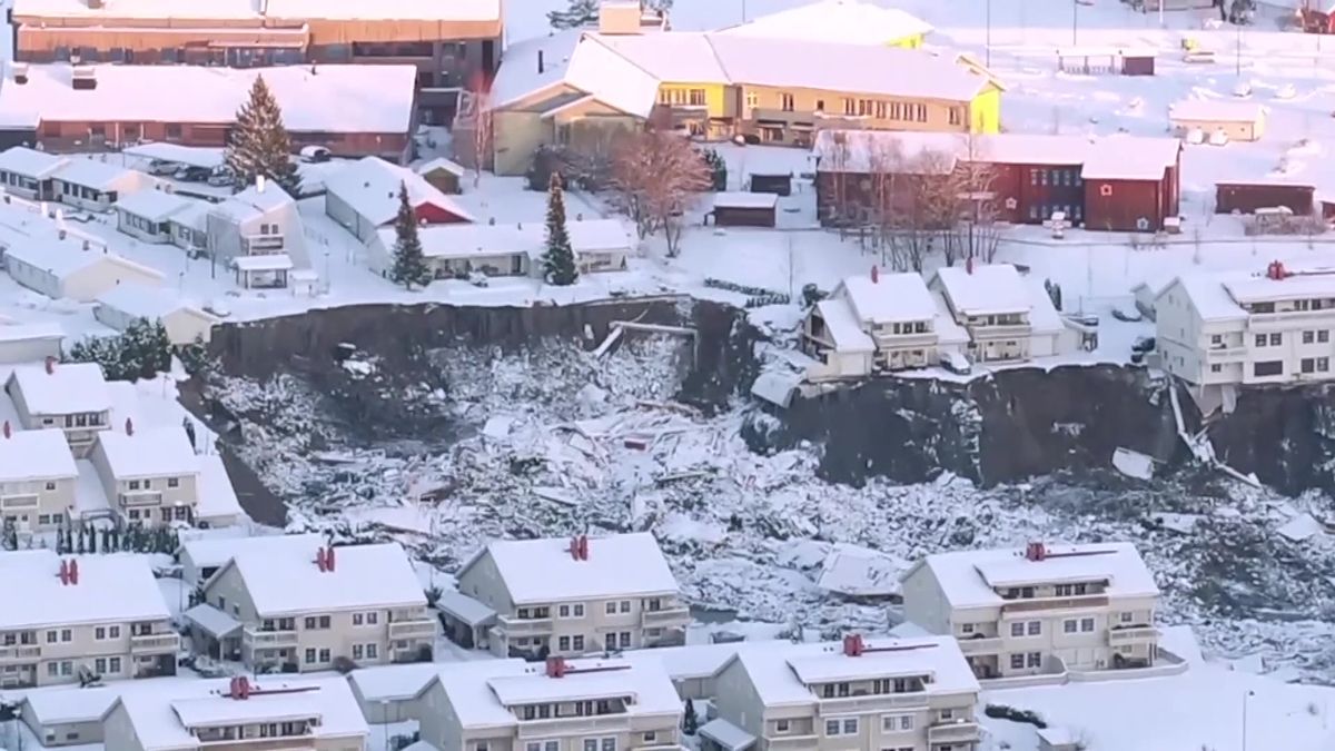 Video: Nejhorší sesuv půdy v historii Norska, stále se pohřešují tři lidé